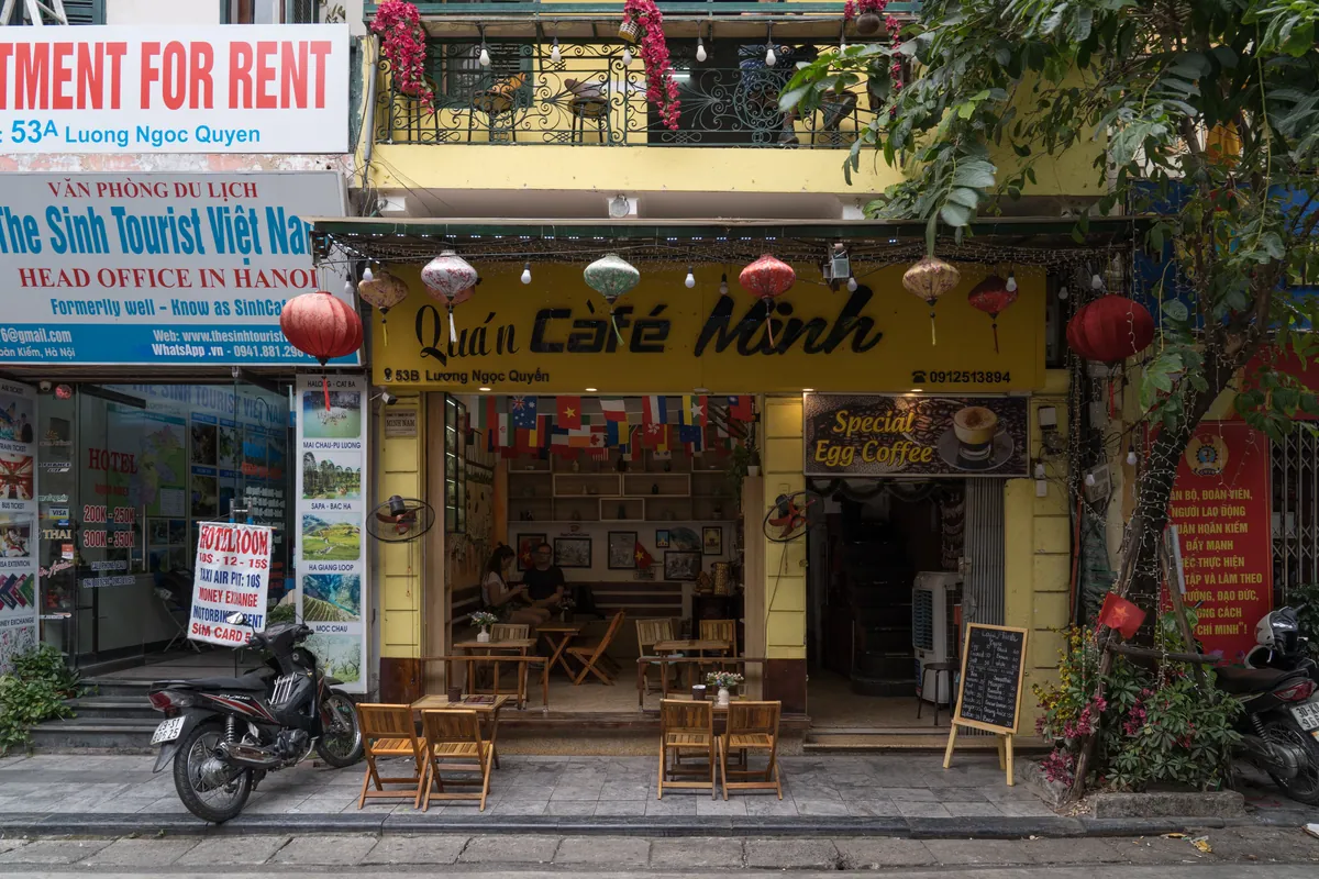 Một góc quán cà phê ở Hà Nội